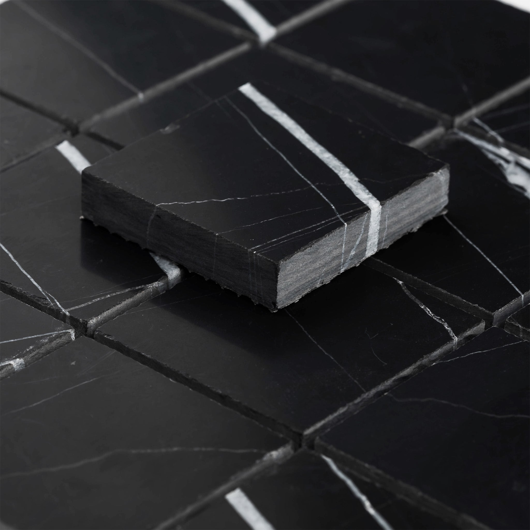 2x2 Mosaic | Sahara Noir Marble